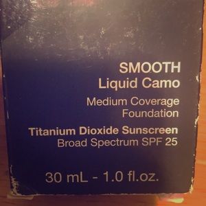 Dermablend Smooth Liquid Camo Foundation